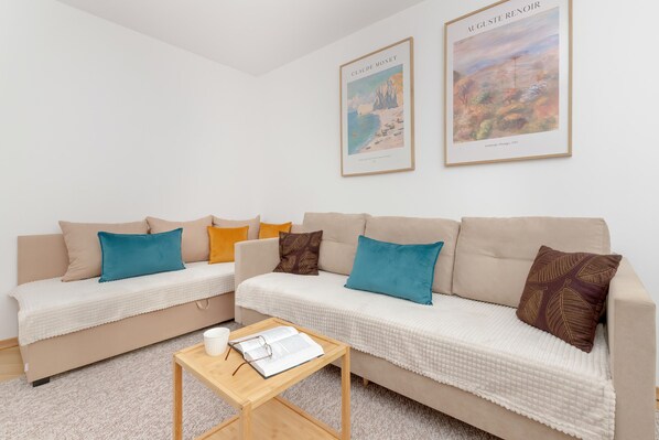 Living room - Cosy Beige Apartment for 5 by Renters (Gdansk)