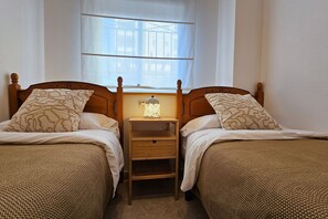 WiFi, bed sheets