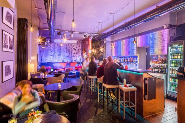 Bar (in der Unterkunft)