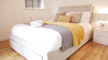 Classic Apartment | 3 bedrooms, soundproofing, free WiFi