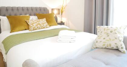 Gill Gardens Barn with Hot Tub