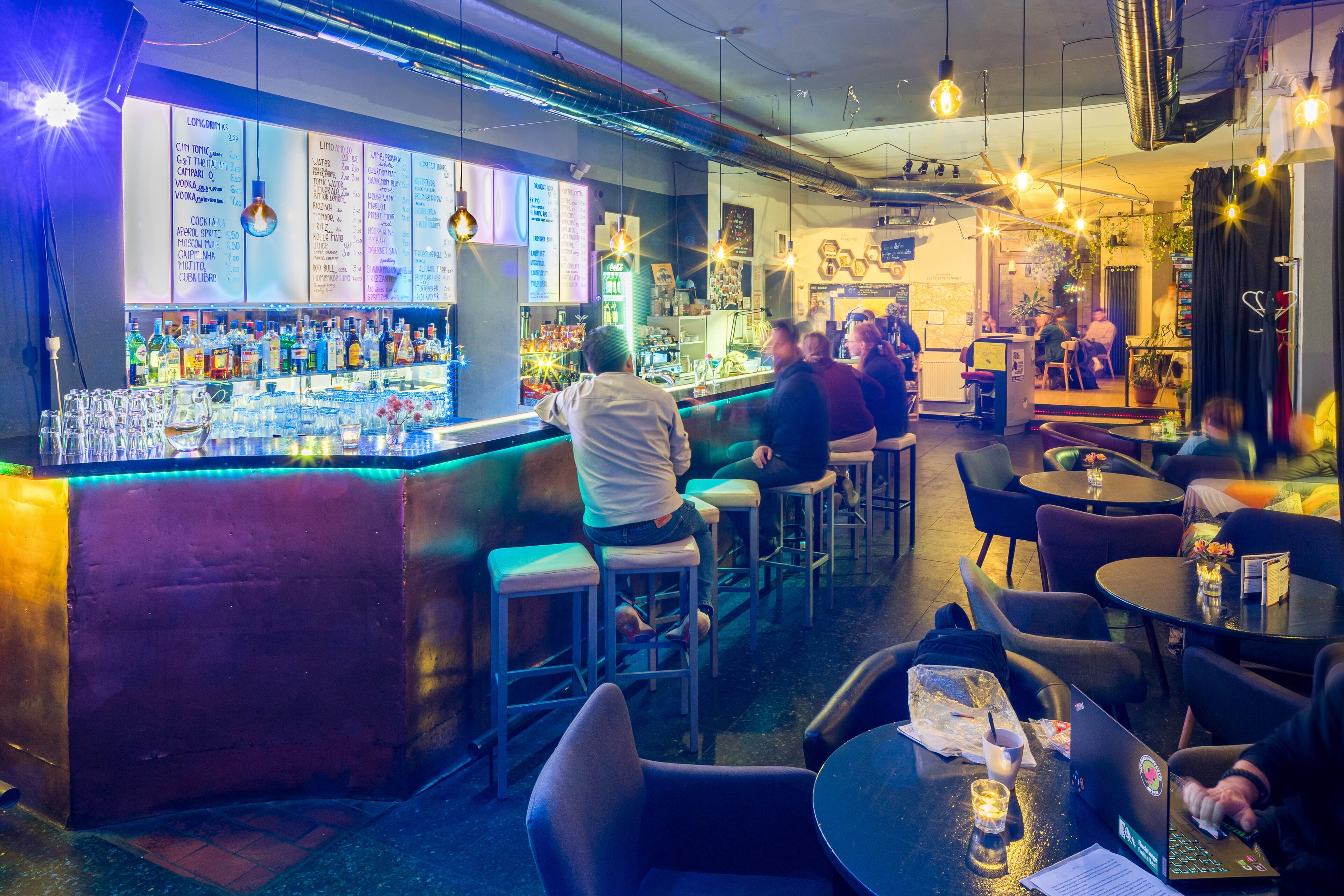Bar (in der Unterkunft)