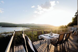 تناول الطعام بالخارج