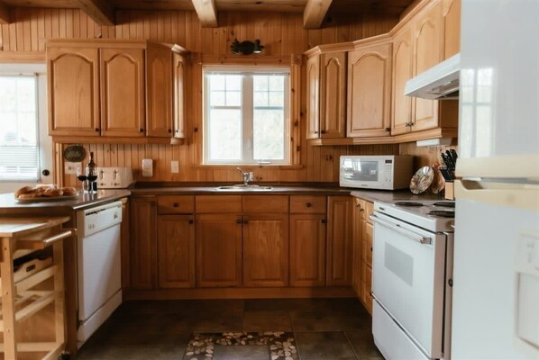 Frigorífic, microones, forn i placa de cuina 