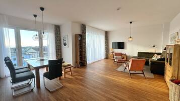 Fernseher, Stereoanlage