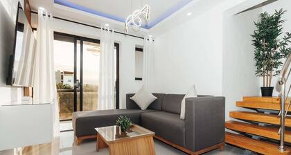 Tranquility Meets Elegance w/ Private Hot Tub