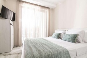 6 室のベッドルーム、アイロン / アイロン台、WiFi (無料)、ベッドシーツ