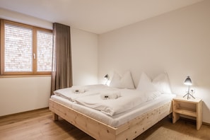 3 bedrooms, iron/ironing board, free WiFi, bed sheets - HUUS123, Apartment 6 (Au)