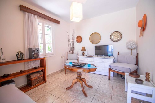 Dora's Tsilivi Beach House A