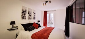1 Schlafzimmer, Schreibtisch, Bügeleisen/Bügelbrett, Reisekinderbett