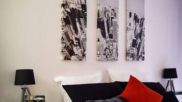 1 chambre, bureau, fer et planche Ă repasser, lit parapluie