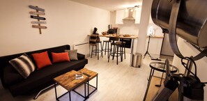 Smart TV, books, stereo - L'Indus 3* Netflix, Disney+, WIFI, Coeur de Bastide (Villefranche-de-Rouergue)