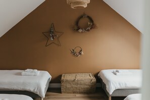 3 slaapkamers, een strijkplank/strijkijzer, reisbedje, wifi