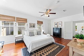 2 soveværelser, skrivebord, weekendseng, gratis Wi-Fi