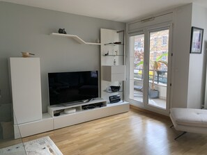 TV connectée, lecteur de DVD, écrans d'ordinateur, imprimantes