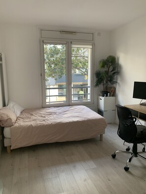 3 chambres, bureau, fer et planche à repasser, Wi-Fi gratuit