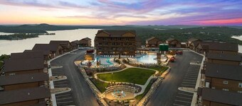 Lake View Penthouse with Game Room, Theater