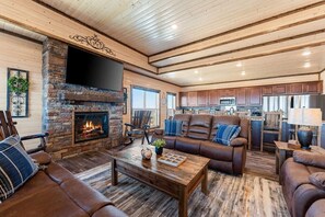 TV, peis og kontorer