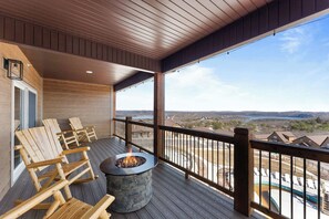 Terrace/patio - Poolside Penthouse with Game Room, Theater (Kimberling City)