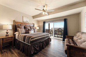 6 bedrooms, iron/ironing board, WiFi, bed sheets