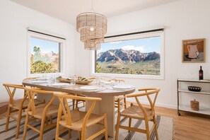 Dining - Uptown Vista! Stylish 5BR with Red Rock Views (Sedona)