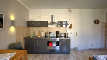 KylskÄp, mikrovÄgsugn, ugn och spishÀll