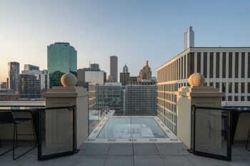 Rooftop terrace at Hotel Riu Plaza Chicago