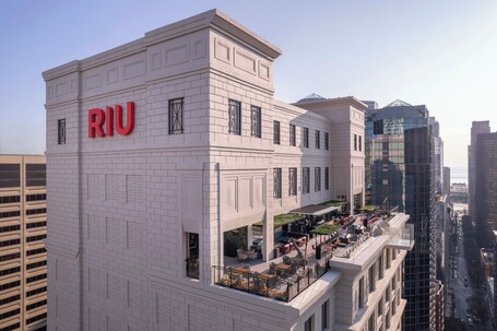 Hotel Riu Plaza Chicago - Image 12