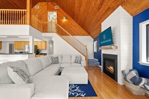 Televisión y chimenea