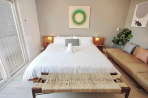 2 slaapkamers, een strijkplank/strijkijzer, wifi, beddengoed