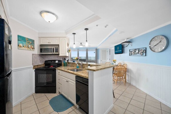 Refrigerador, microondas, horno, placa de cocina