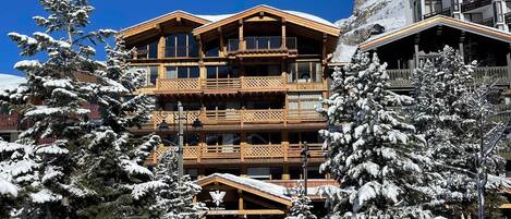 المنشأة من الخارج