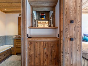 4 chambres, accès au Wi-Fi (inclus), literie fournie