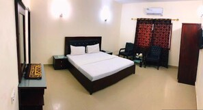 Dobbeltrom – deluxe | Lydisolert, strykejern/-brett og wi-fi (inkludert)