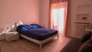 1 chambre, fer et planche Ă repasser, Wi-Fi gratuit, draps fournis