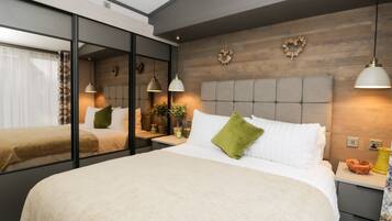 2 bedrooms, individually decorated, individually furnished, free WiFi