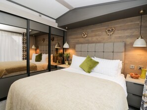 2 bedrooms, individually decorated, individually furnished, free WiFi