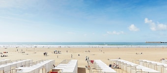 Modern 1-Bed Apartment with Parking in Charming La Chaume, Close to Beach & Market