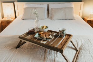 2 bedrooms, iron/ironing board, travel cot, WiFi - Les Fleurs de Maria, Charmante Maison Confortable de Campagne Proche de la mer (Le Bourg-Dun)