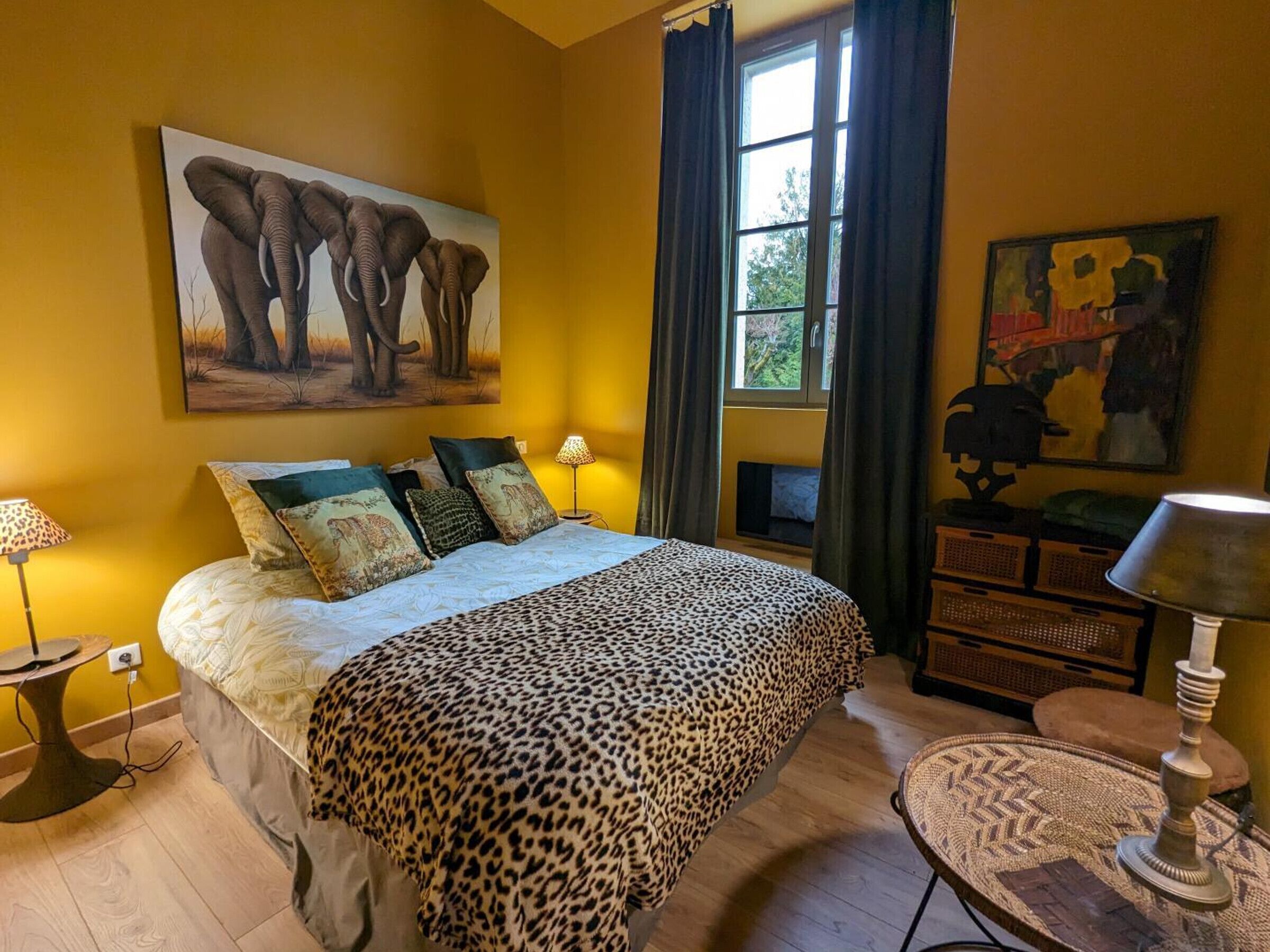 5 Schlafzimmer, Schreibtisch, kostenloses WLAN, Bettwäsche