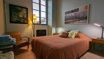 5 chambres, bureau, Wi-Fi gratuit, draps fournis