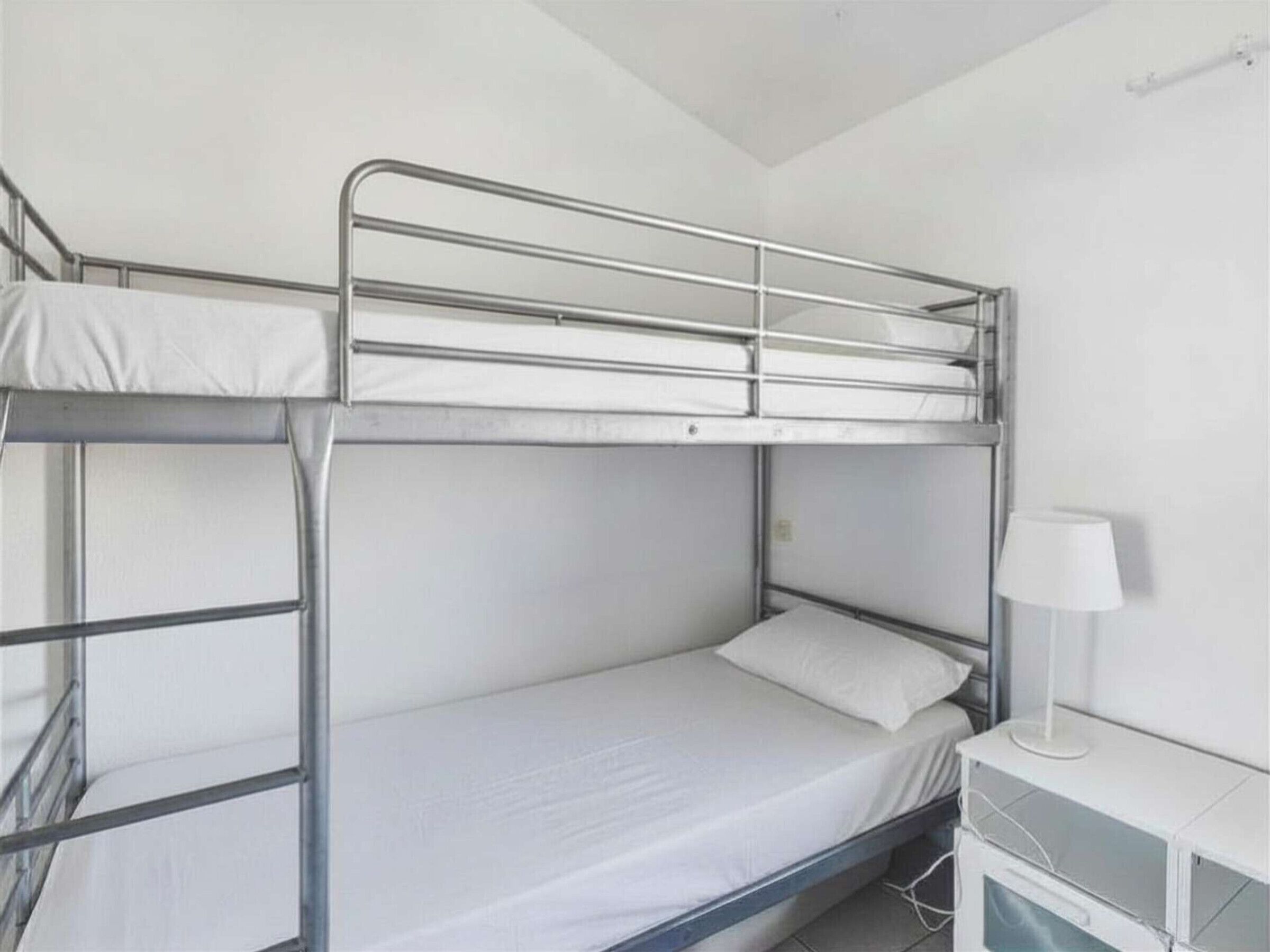 2 bedrooms