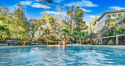 Coastal Charm in the Heart of Hilton Head Island