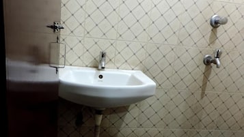 Standard Double Room | Bathroom | Shower, rainfall showerhead, towels, soap