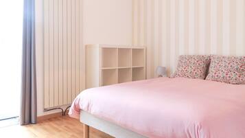 2 chambres, fer et planche à repasser, Wi-Fi gratuit, draps fournis