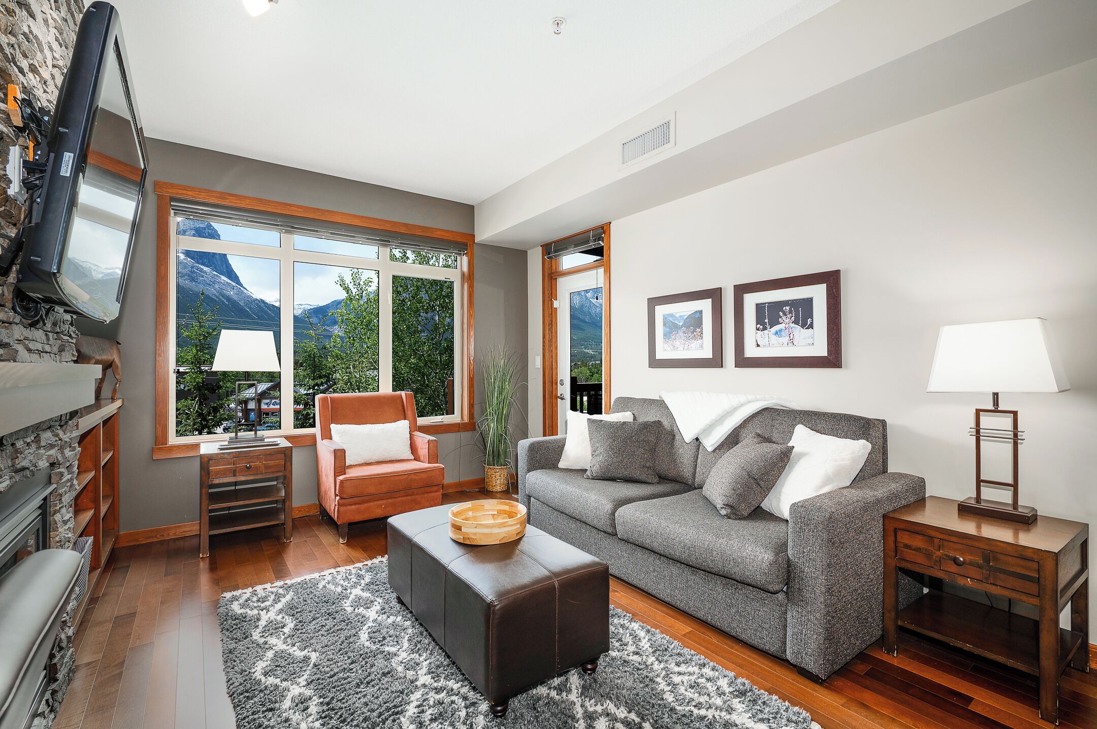 Smart TV, fireplace, video games