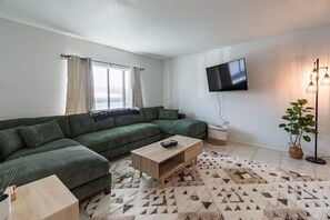 TV, offices - Fillmore Unit 10 Summ (Cape Canaveral)