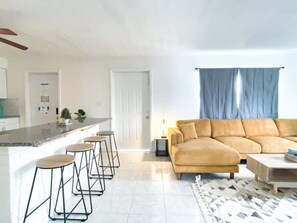 TV, offices - Fillmore Unit 1 Summa (Cape Canaveral)