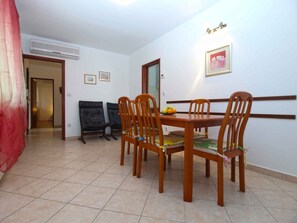 Dining - Holiday apartment with air conditioning (Pula)
