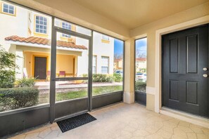 Interior - 4 Bedrooms, 3.5 bathrooms Townhouse (Davenport)